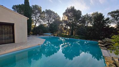 Villa - 203 m² - 11 pièces