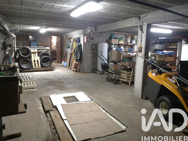 Maison - 212 m² - 7 pièces