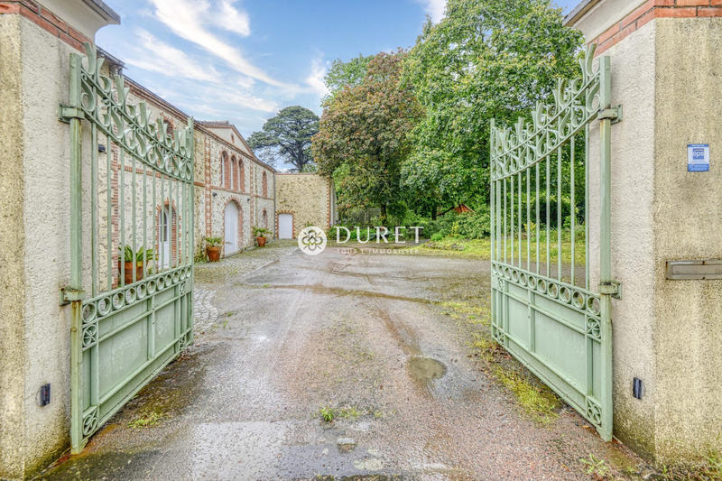 Maison - 214 m² - 10 pièces