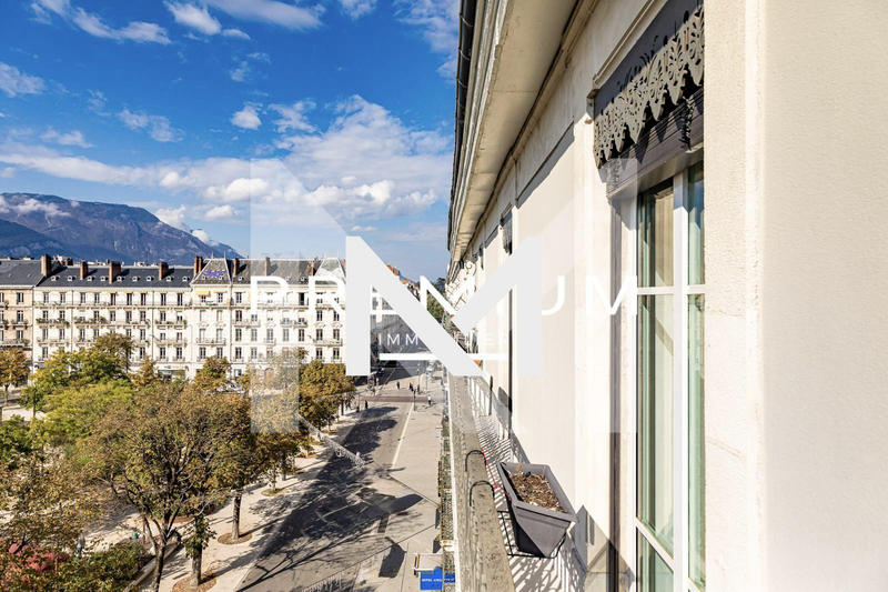 Appartement - 121 m² - 4 pièces