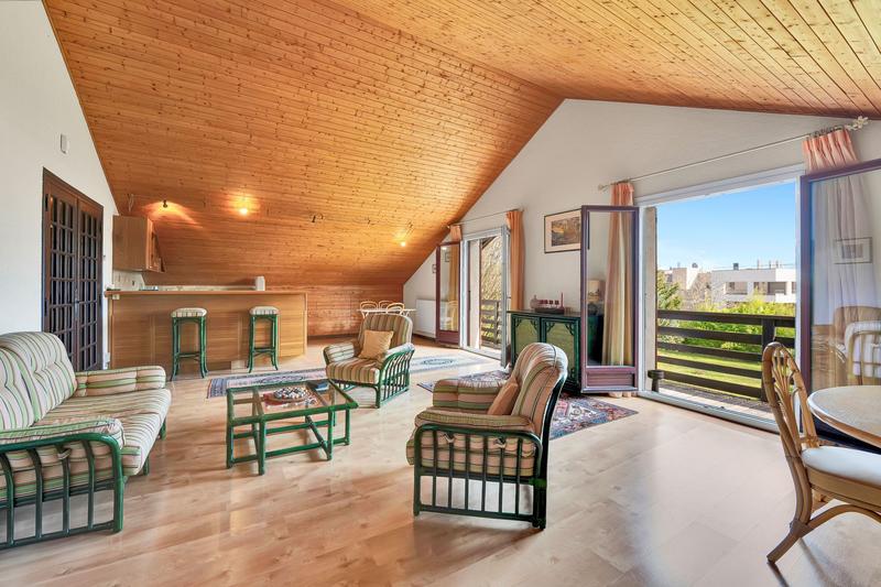 Maison - 245 m² - 7 pièces