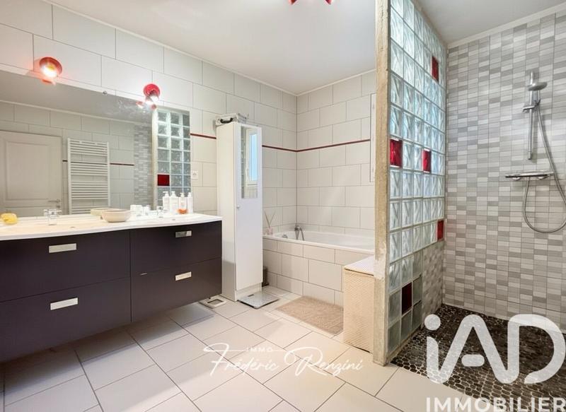 Maison - 127 m² - 6 pièces