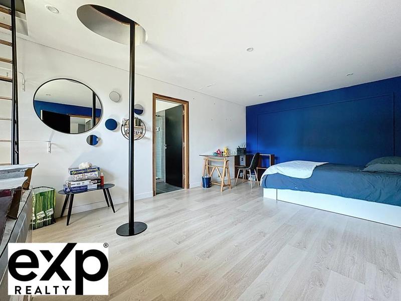 Loft - 494 m² - 10 pièces