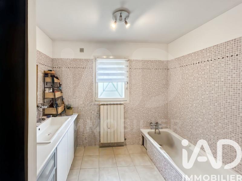 Maison - 183 m² - 6 pièces