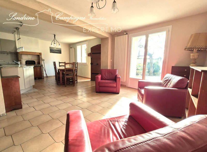 Maison - 275 m² - 13 pièces