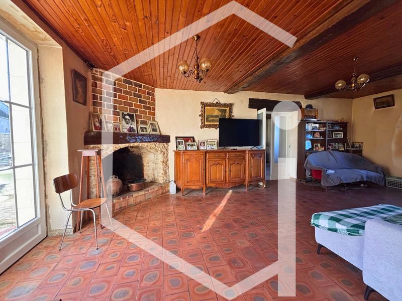 Maison - 218 m² - 9 pièces