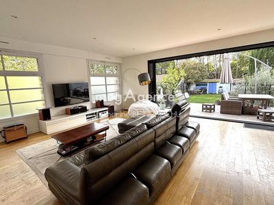 Maison - 143 m² - 7 pièces