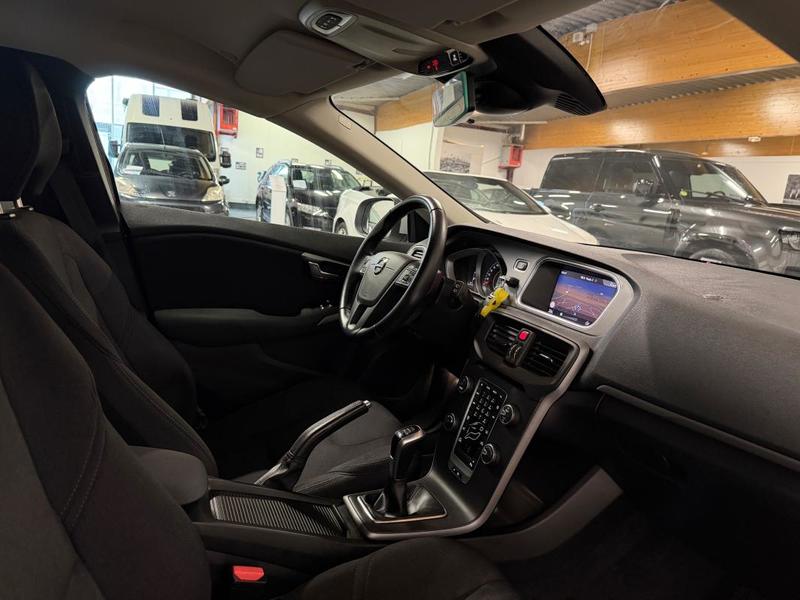 Volvo V40 2.0 T2 122ch