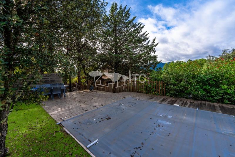 Maison - 204 m² - 8 pièces