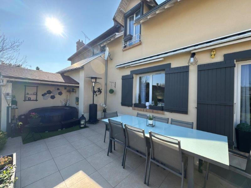 Maison - 110 m² - 6 pièces