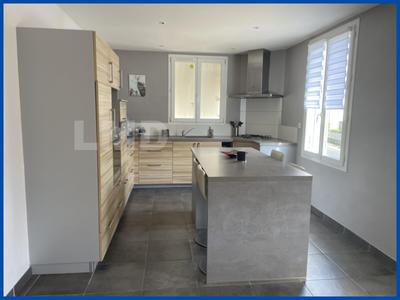 Maison traditionnelle - 117 m² - 4 pièces