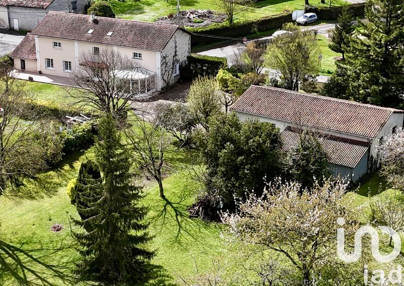 Maison - 229 m² - 9 pièces