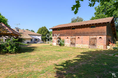Maison - 220 m² - 5 pièces