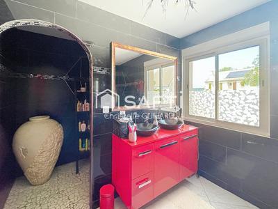 Maison - 140 m² - 5 pièces