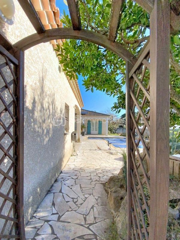 Maison traditionnelle - 180 m² - 6 pièces