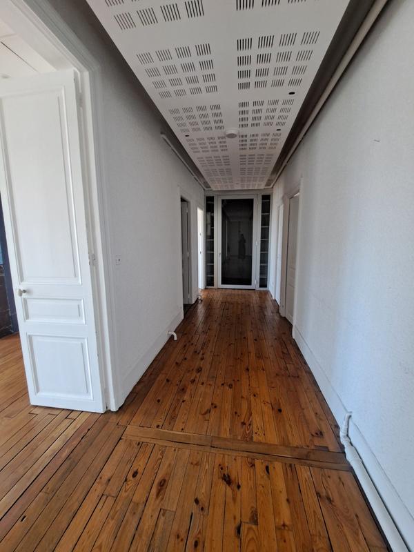 Local commercial - 149 m² - 5 pièces