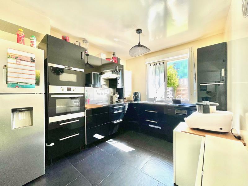 Maison - 90 m² - 6 pièces