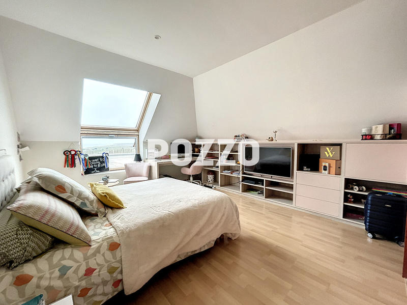 Maison - 340 m² - 9 pièces