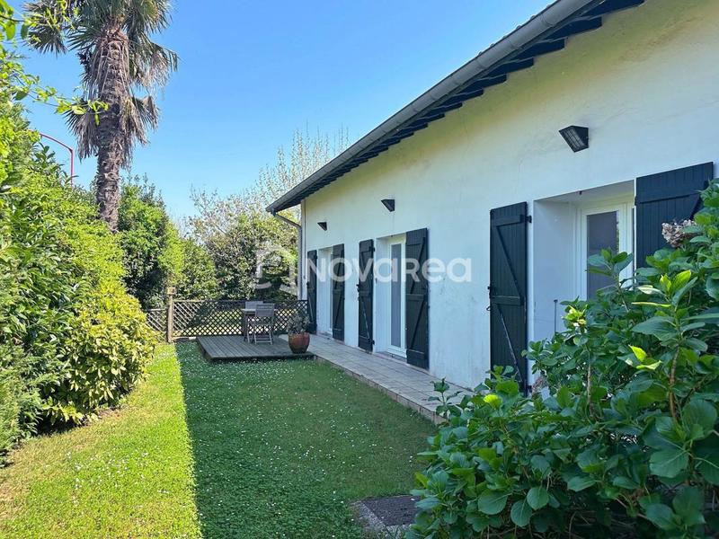 Maison - 312 m² - 9 pièces