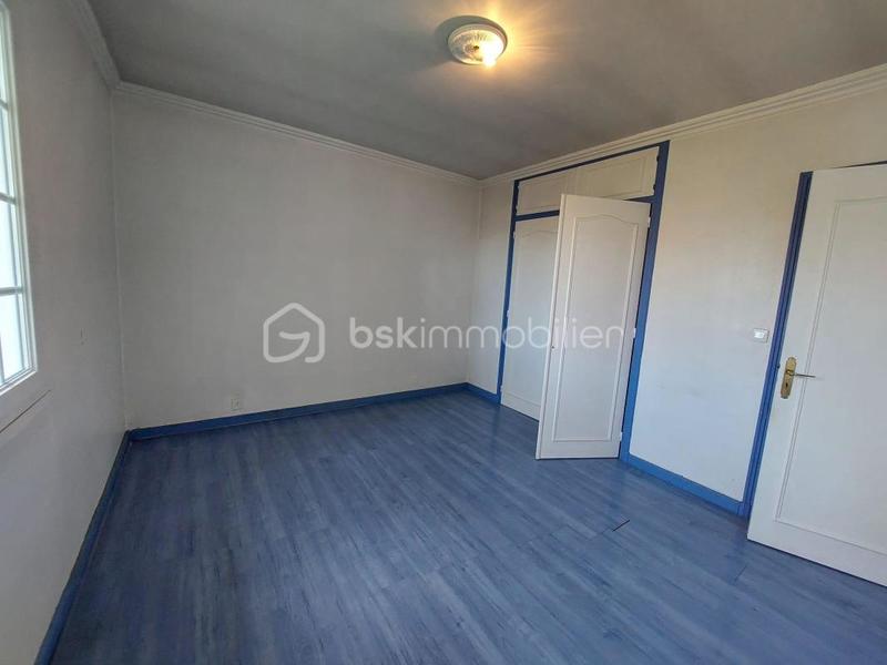 Maison traditionnelle - 300 m² - 10 pièces