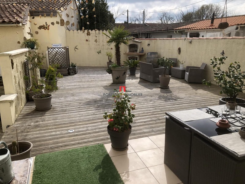 Maison - 223 m² - 6 pièces