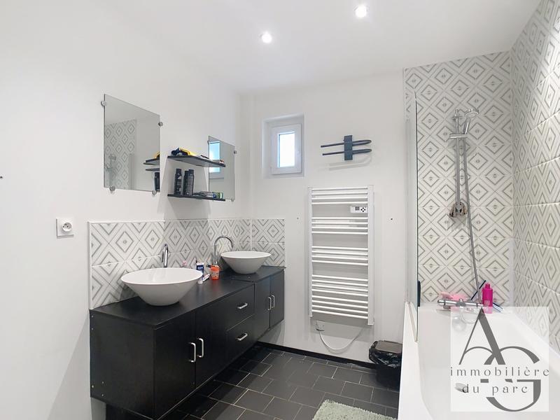 Maison - 120 m² - 6 pièces