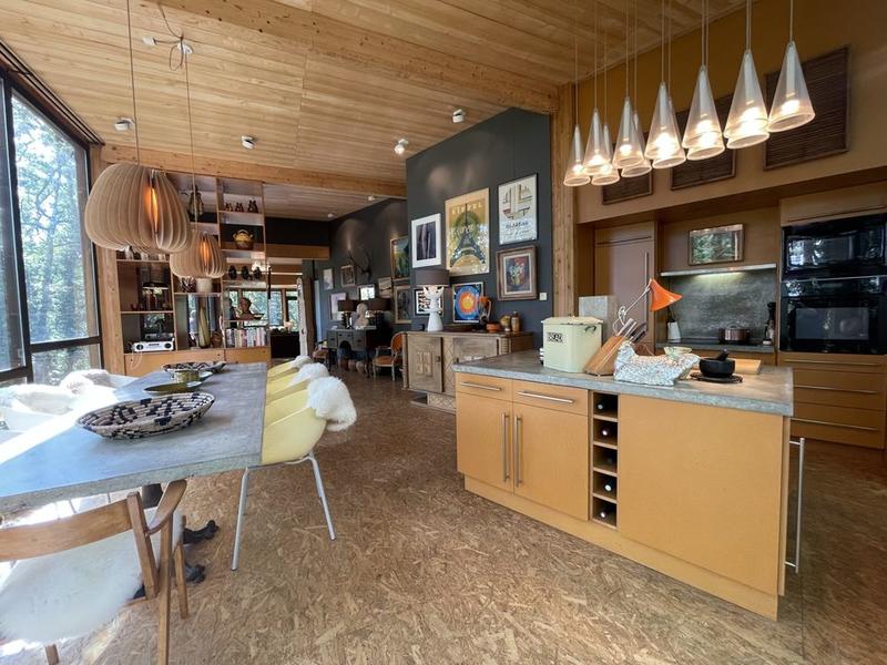 Maison - 240 m² - 6 pièces