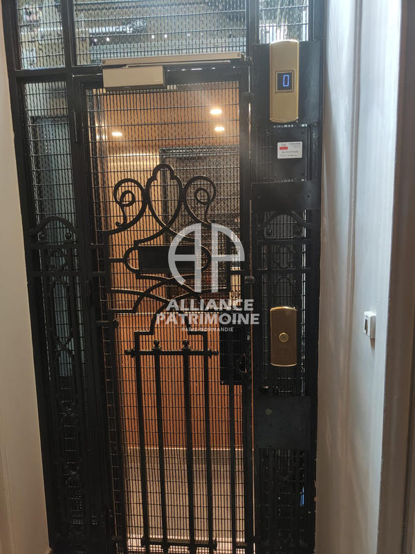 Appartement - 175 m² - 6 pièces