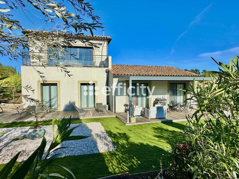 Villa - 143 m² - 8 pièces