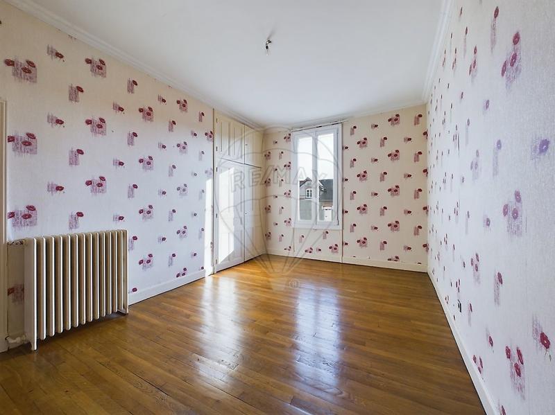 Maison - 220 m² - 6 pièces
