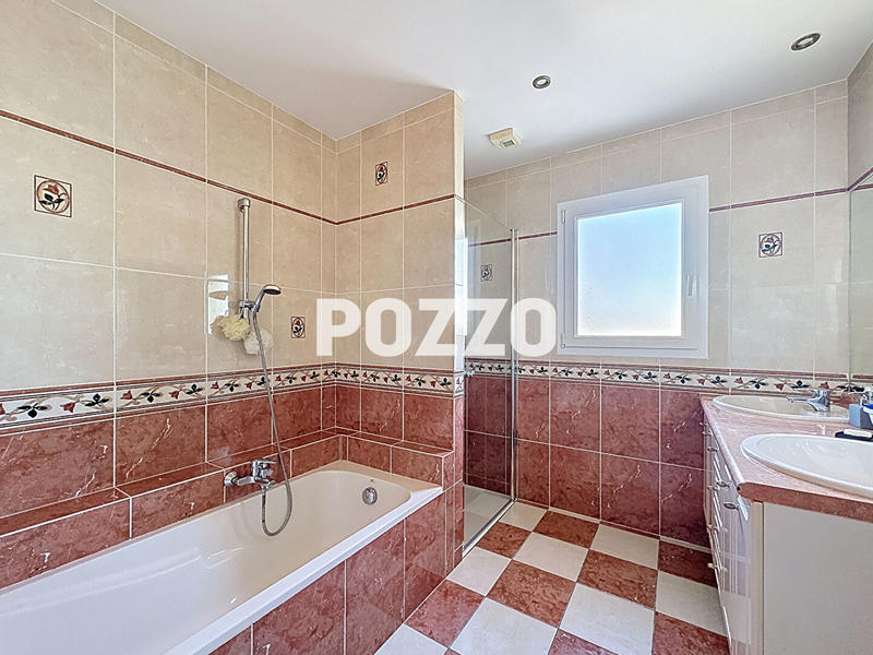 Maison - 156 m² - 7 pièces