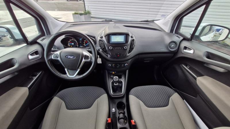 Ford Tourneo Courier 1.0 E 100 Bv6 Titanium