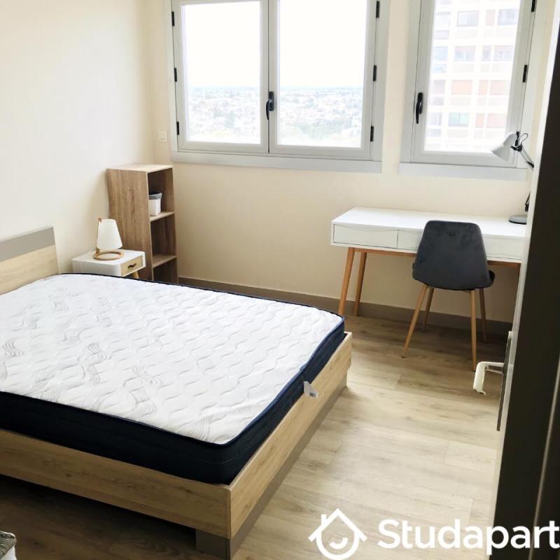 Chambre - 12 m² - 1 pièce