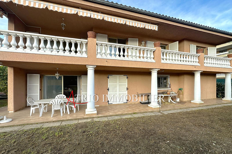 Villa - 200 m² - 5 pièces