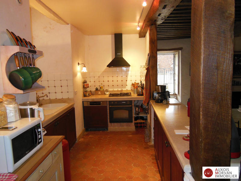 Maison ancienne - 270 m² - 8 pièces