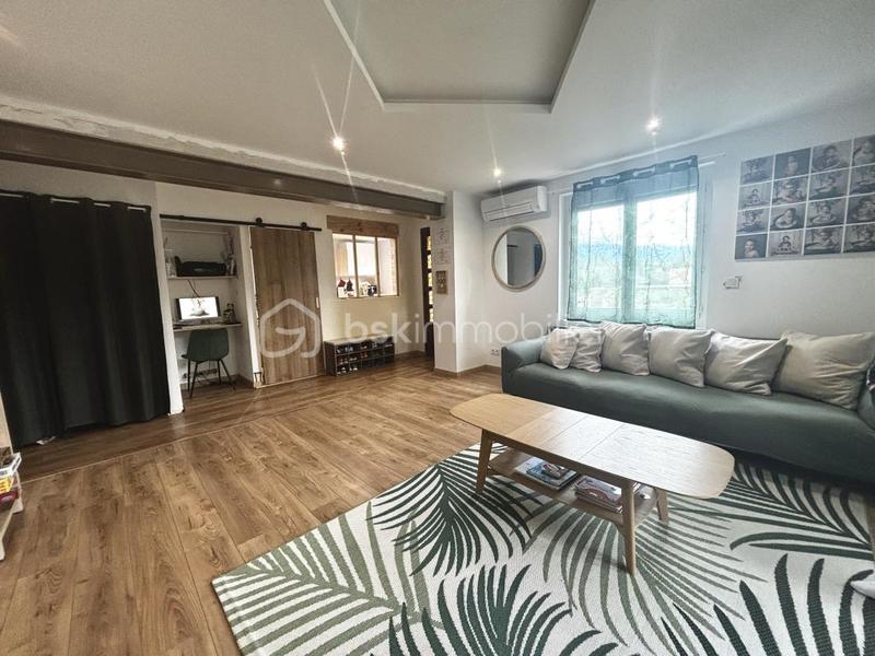 Maison traditionnelle - 88 m² - 4 pièces