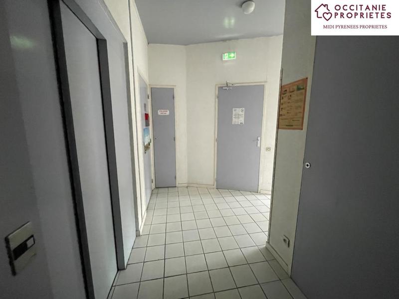 Local commercial - 30 m² - 4 pièces