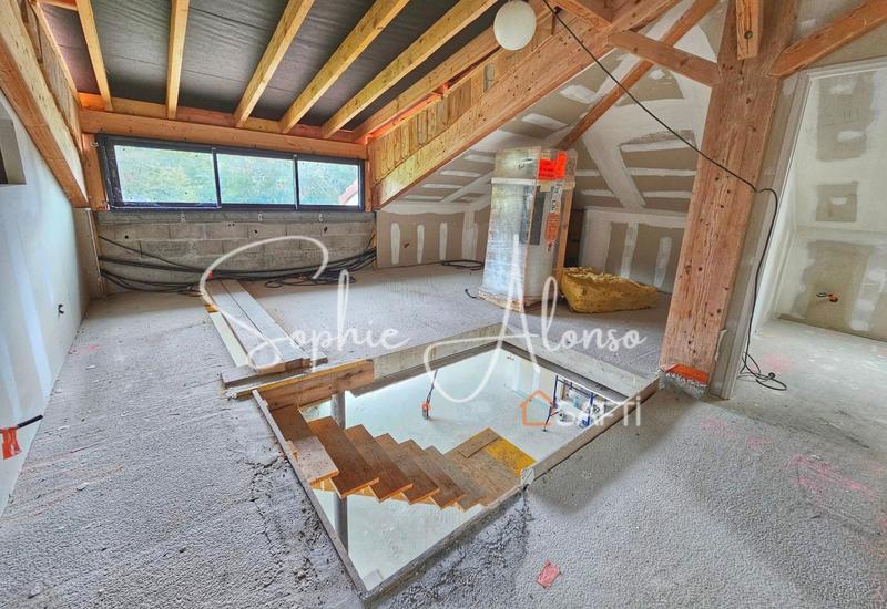 Maison - 243 m² - 7 pièces