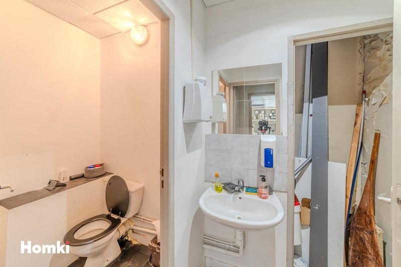 Local commercial - 130 m² - 5 pièces