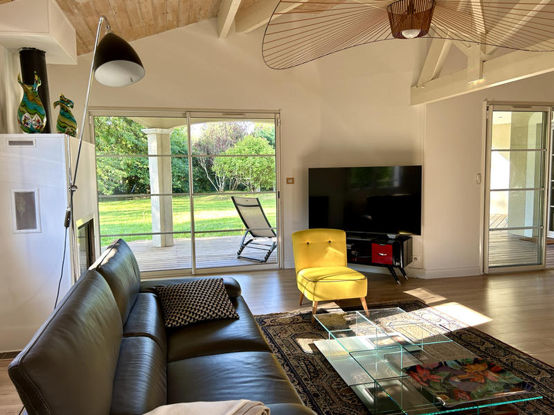 Maison - 210 m² - 7 pièces