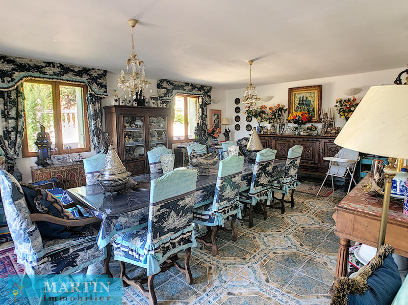 Villa - 269 m² - 12 pièces