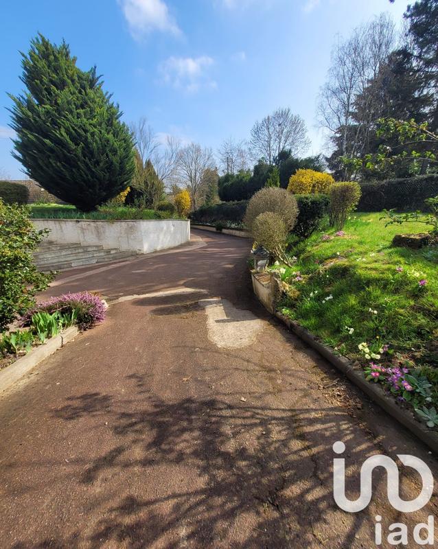 Maison - 285 m² - 6 pièces