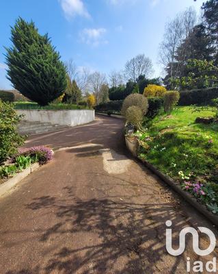 Maison - 285 m² - 6 pièces