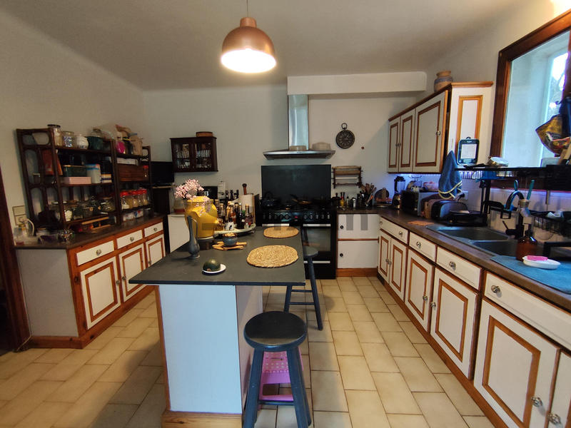 Maison - 254 m² - 13 pièces