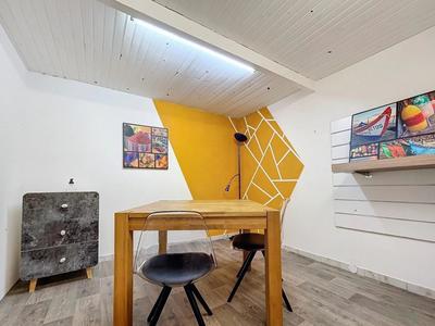 Local commercial - 107 m² - 4 pièces