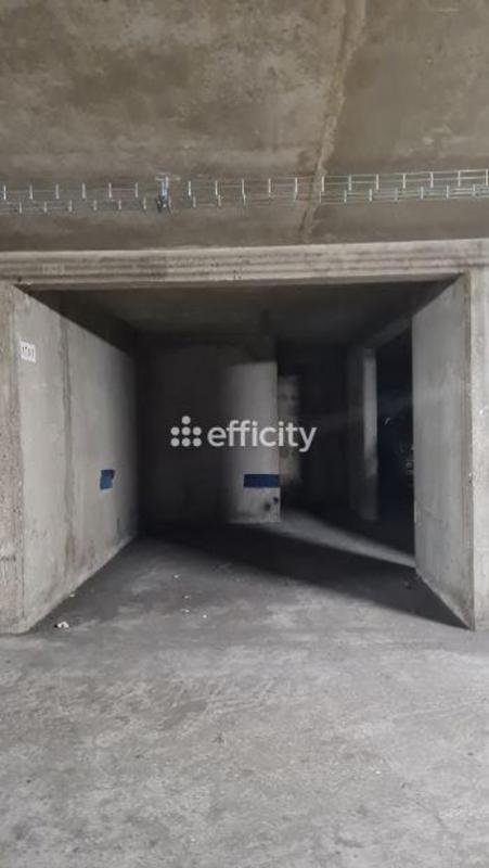 Parking / Garage - 13 m²