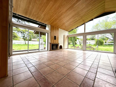Maison - 300 m² - 10 pièces