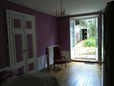 Maison - 242 m² - 8 pièces