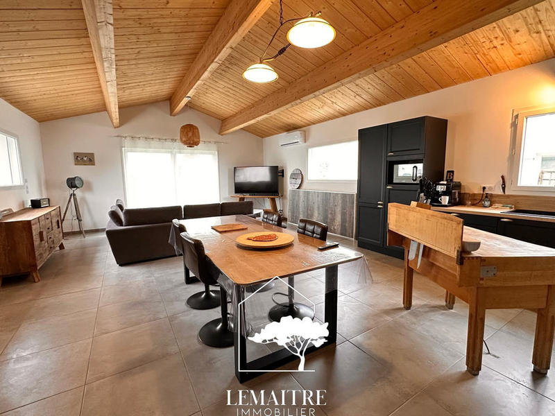 Maison - 104 m² - 4 pièces