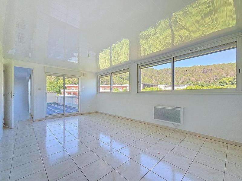 Appartement - 81 m² - 4 pièces